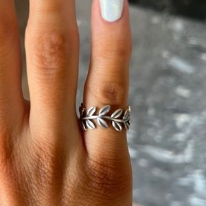 Pandora Ring Laurel Wreath Sterling Silver Size 6